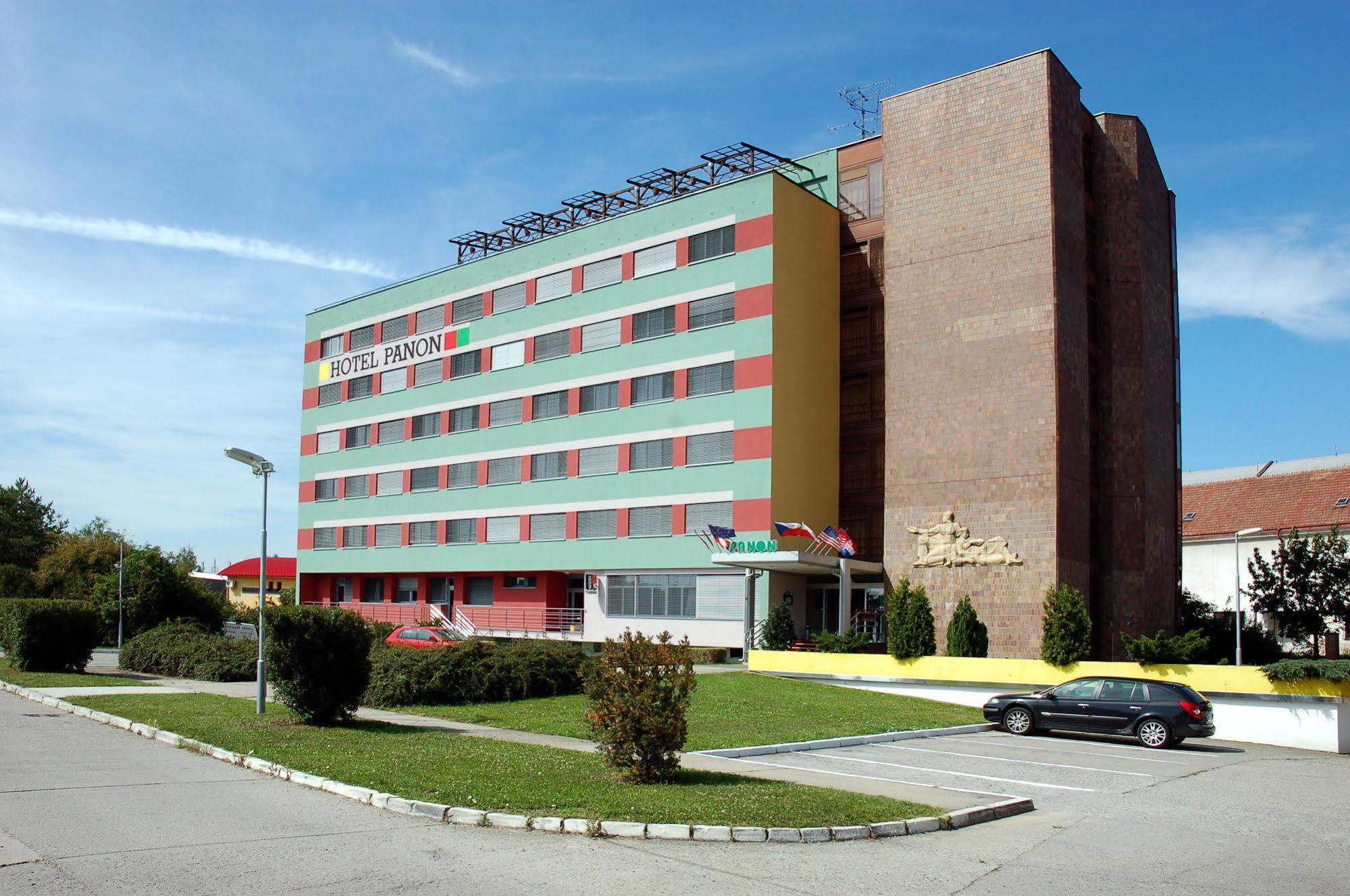 Hotel Panon Hodonín Exterior foto